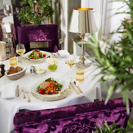 Parkhotel Bremen - Ein Mitglied Der Hommage Luxury Hotels Collection Εξωτερικό φωτογραφία A table set for dinner