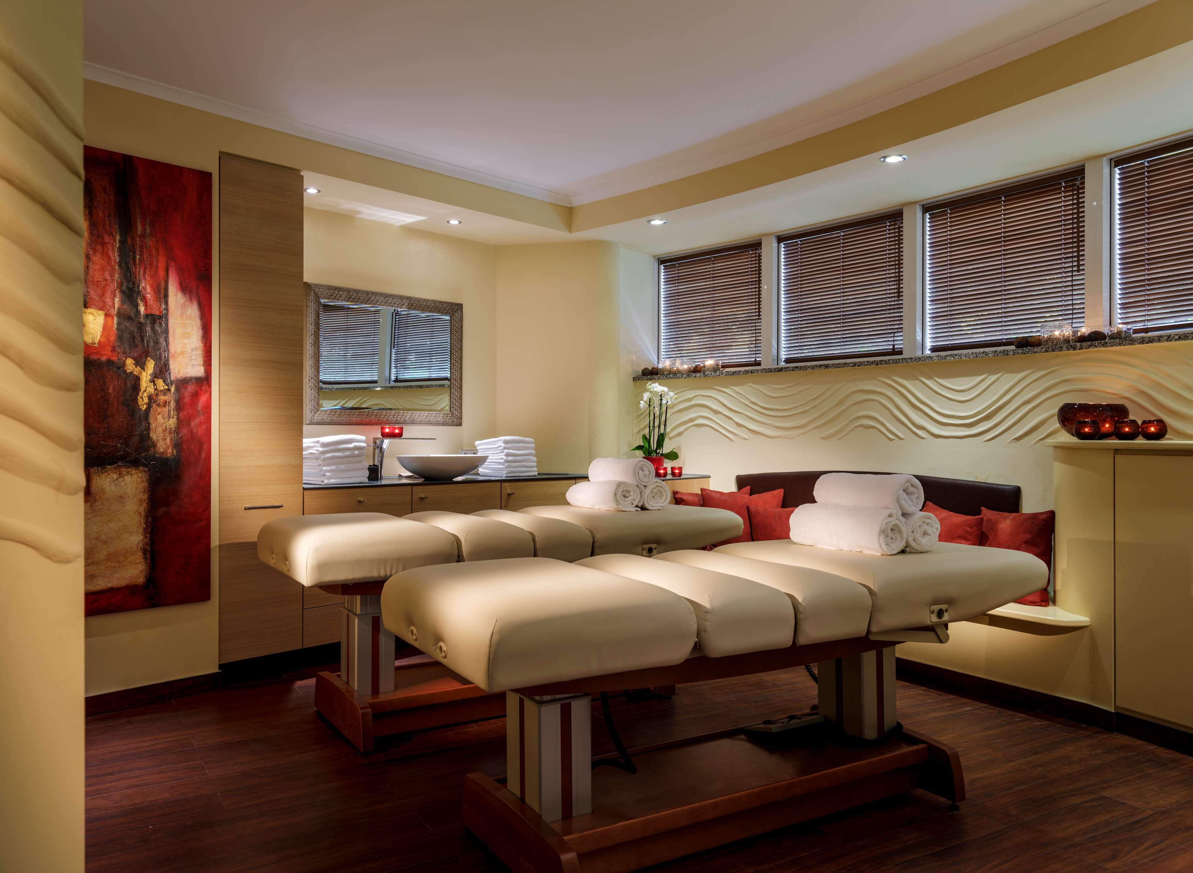 Parkhotel Bremen - Ein Mitglied Der Hommage Luxury Hotels Collection Εξωτερικό φωτογραφία A treatment room at the spa