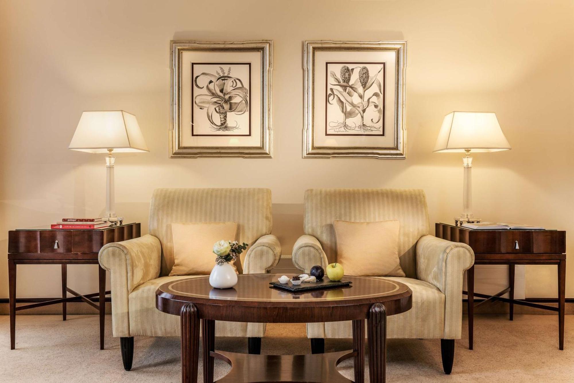 Parkhotel Bremen - Ein Mitglied Der Hommage Luxury Hotels Collection Εξωτερικό φωτογραφία A living room at The Ritz-Carlton, Dubai
